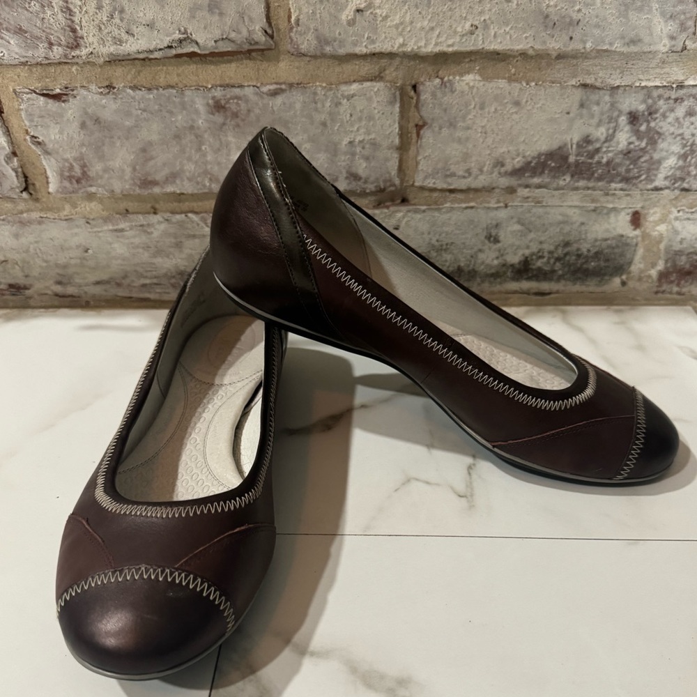 Brown Leather Privó by Clark’s Flats - Picture 5 of 6